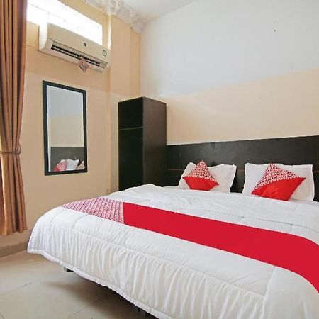 Oyo 91510 Homestay Utama Syariah Pekanbaru Exterior foto