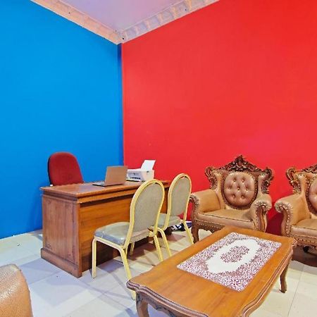 Oyo 91510 Homestay Utama Syariah Pekanbaru Exterior foto