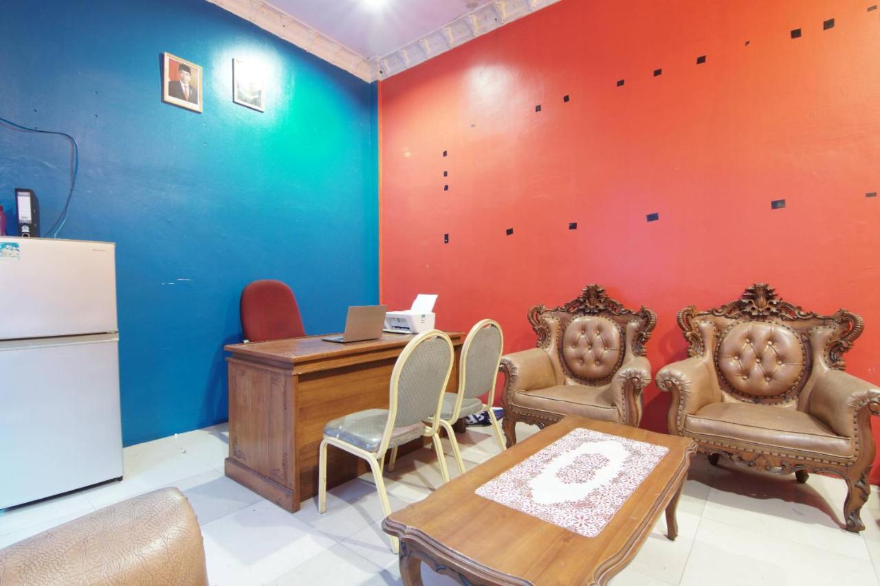 Oyo 91510 Homestay Utama Syariah Pekanbaru Exterior foto
