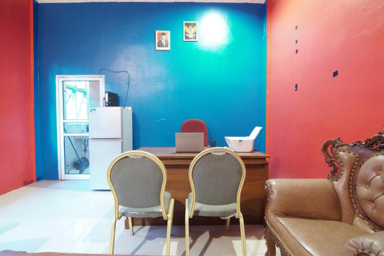 Oyo 91510 Homestay Utama Syariah Pekanbaru Exterior foto