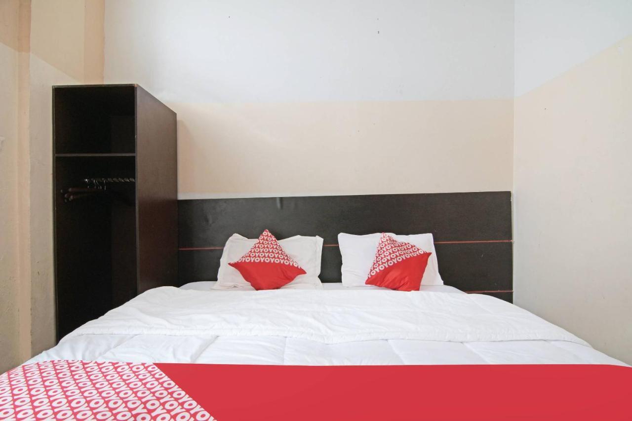 Oyo 91510 Homestay Utama Syariah Pekanbaru Exterior foto
