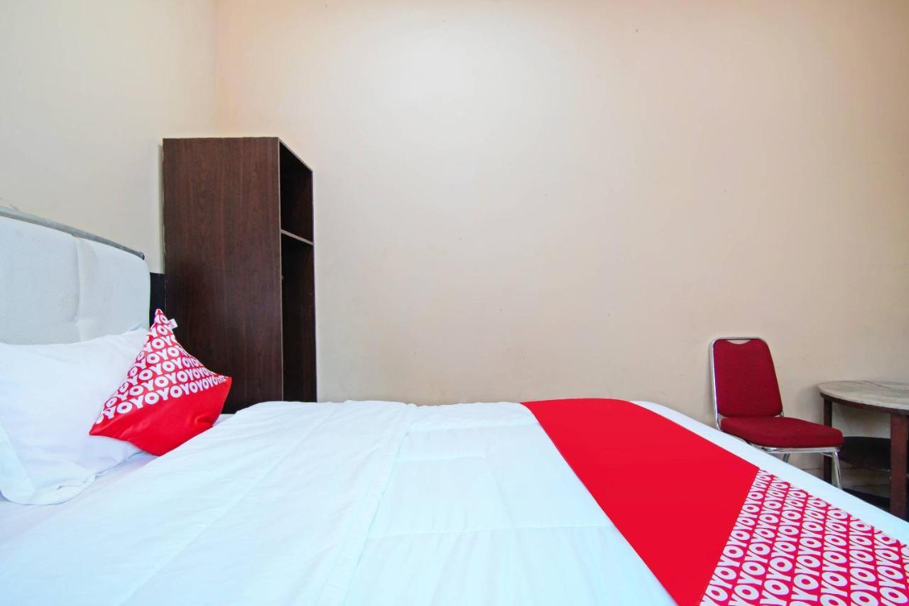 Oyo 91510 Homestay Utama Syariah Pekanbaru Exterior foto