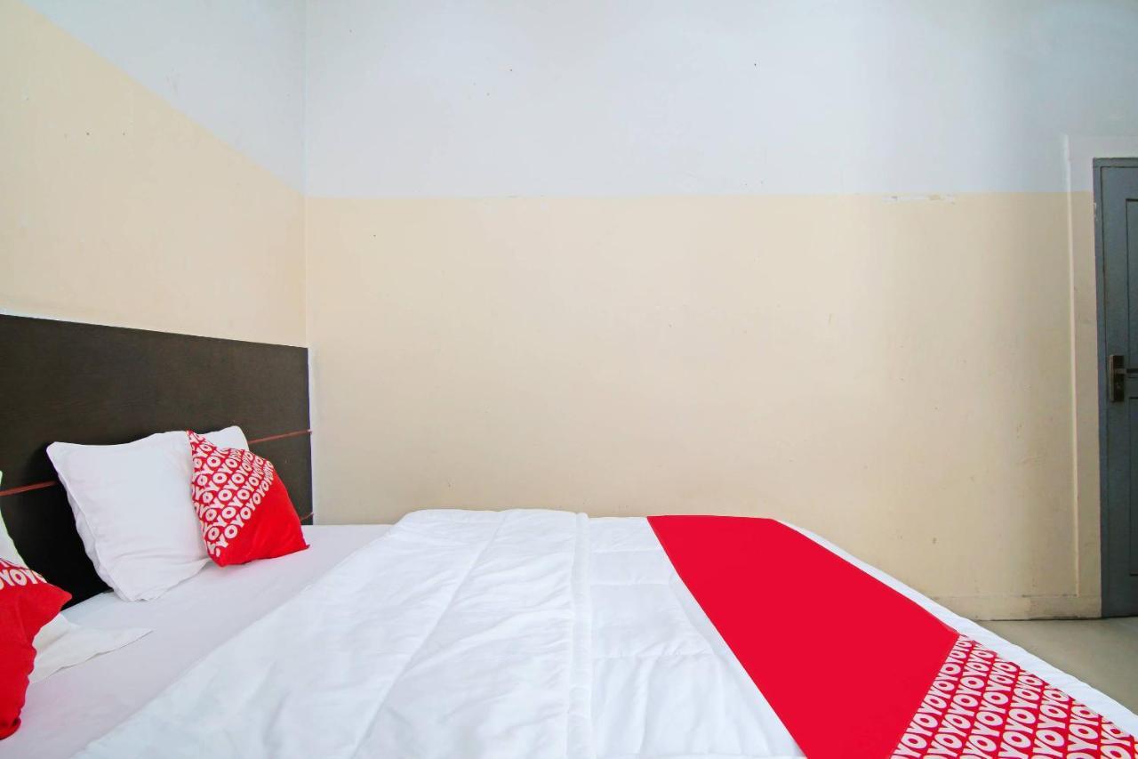 Oyo 91510 Homestay Utama Syariah Pekanbaru Exterior foto