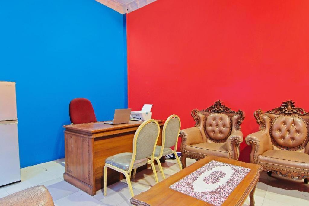 Oyo 91510 Homestay Utama Syariah Pekanbaru Exterior foto