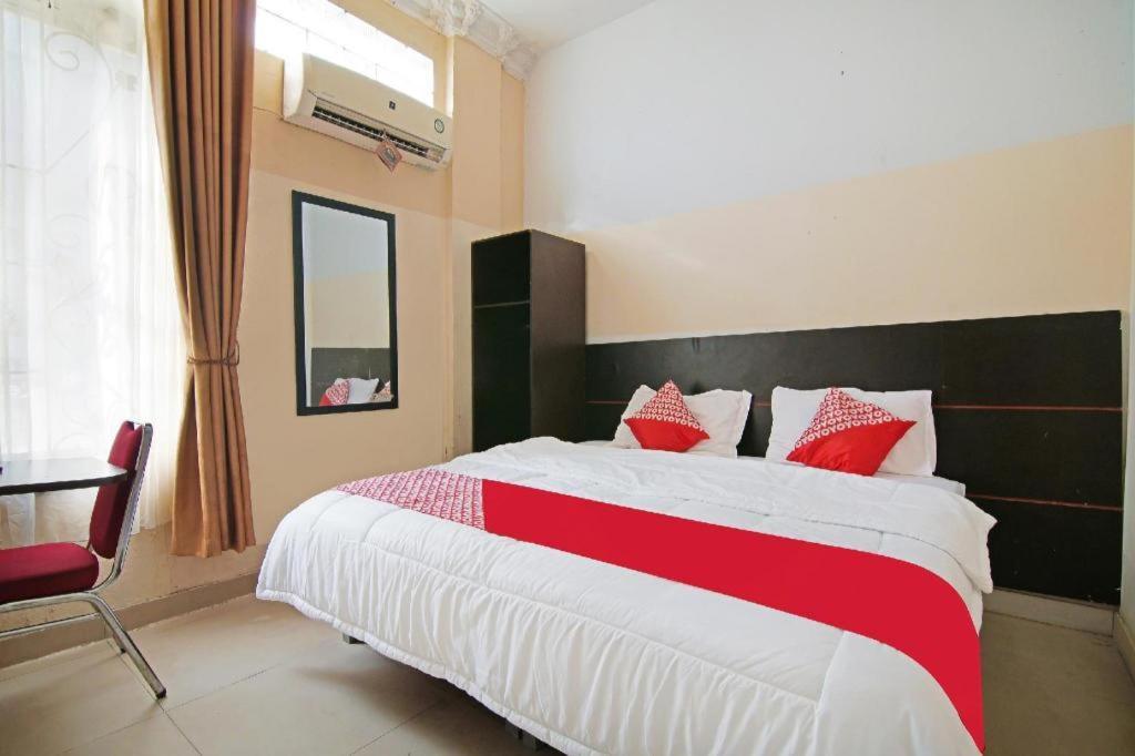 Oyo 91510 Homestay Utama Syariah Pekanbaru Exterior foto